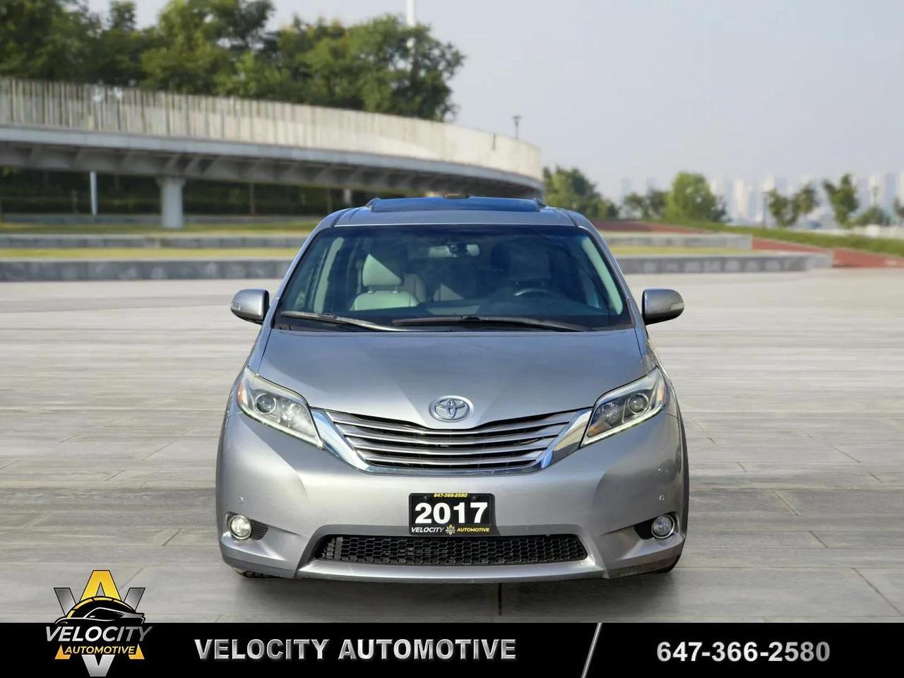 2017 Toyota Sienna Limited | No Accidents! Photo