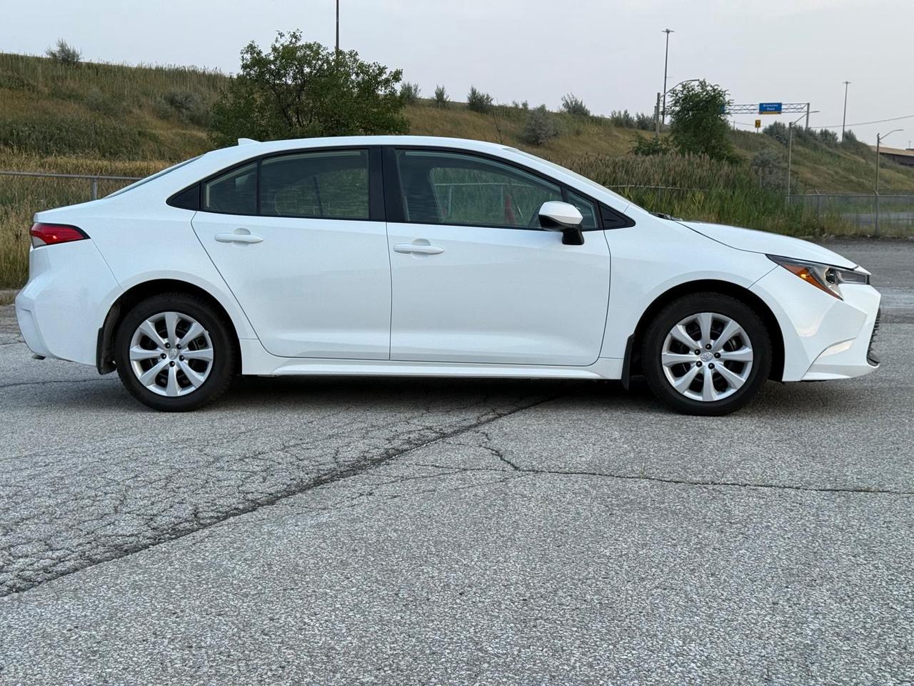 2025 Toyota Corolla LE Photo4