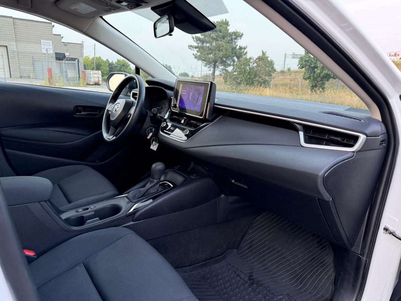 2025 Toyota Corolla LE Photo