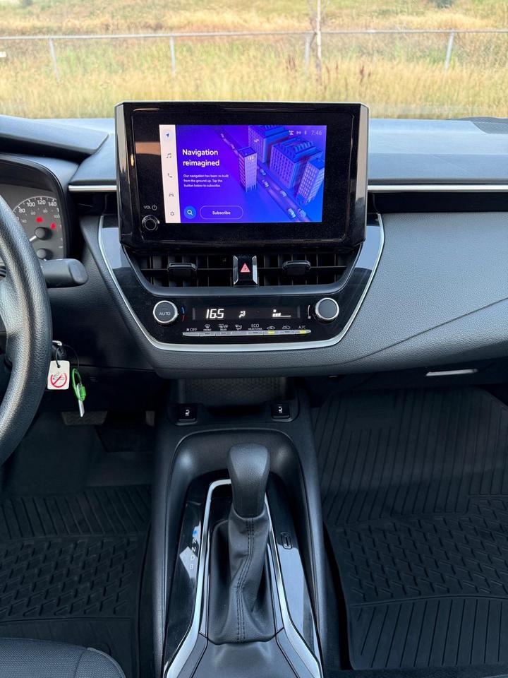 2025 Toyota Corolla LE Photo