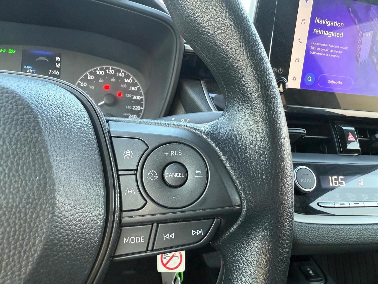 2025 Toyota Corolla LE Photo