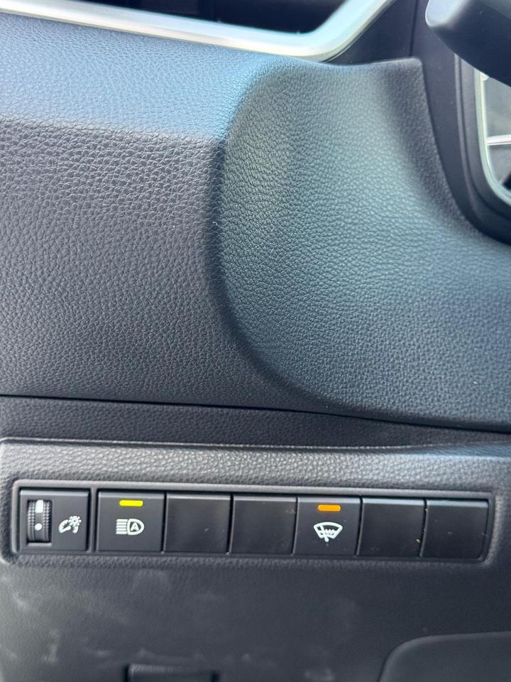 2025 Toyota Corolla LE Photo