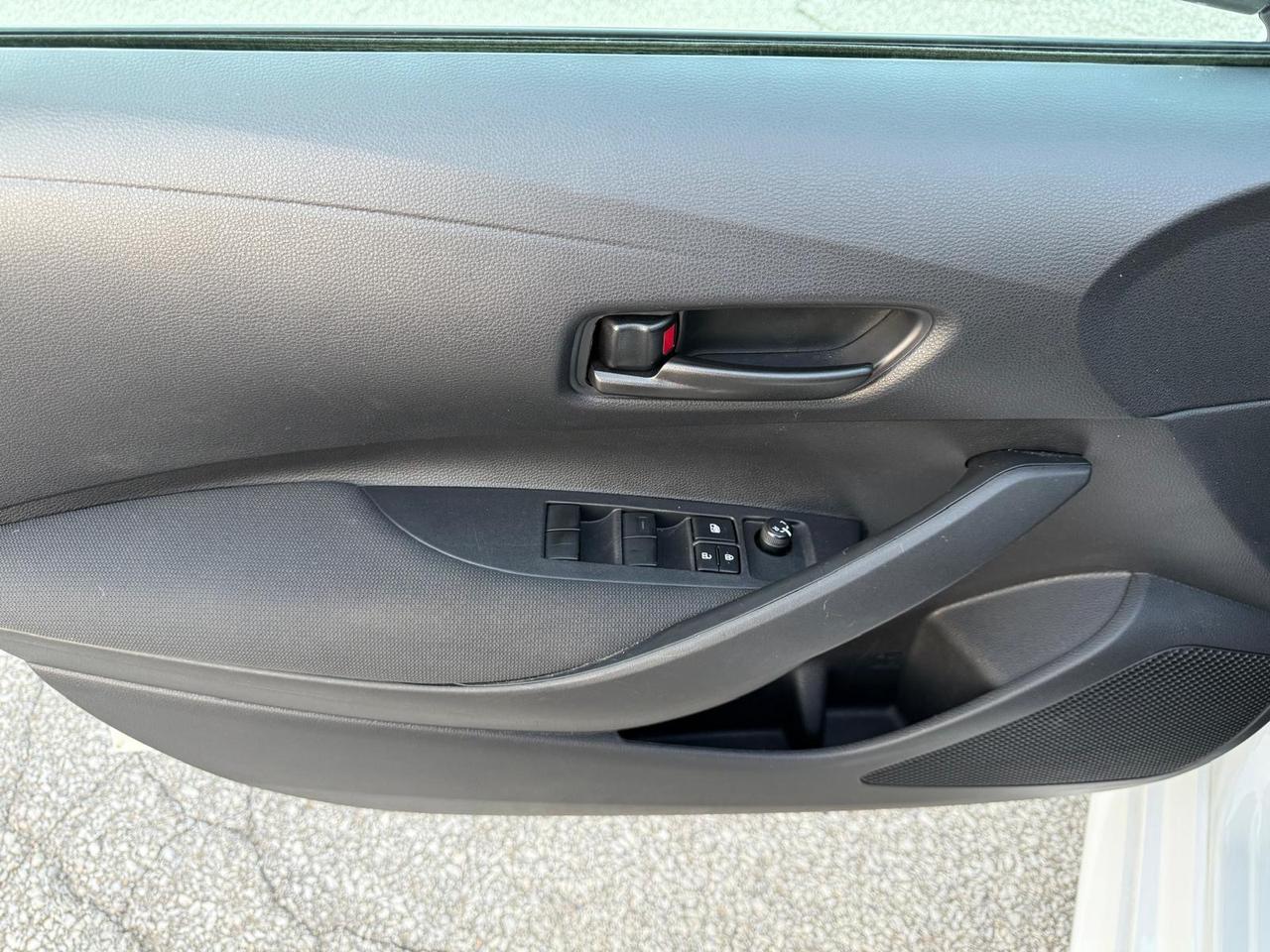 2025 Toyota Corolla LE Photo