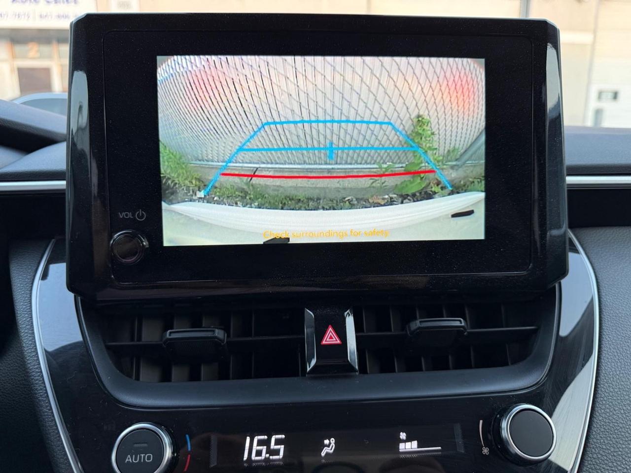 2025 Toyota Corolla LE Photo