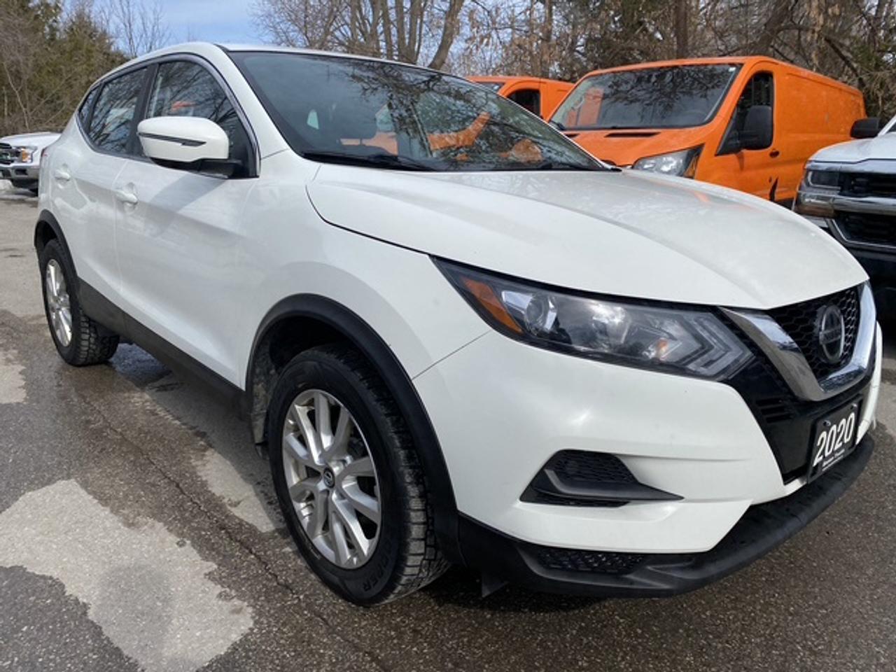 2020 Nissan Qashqai S FWD CVT Photo2