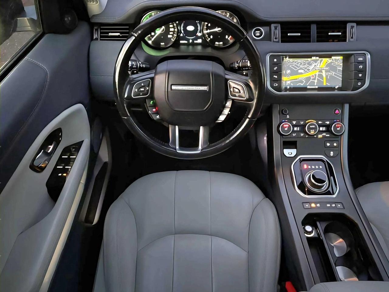 2019 Land Rover Range Rover Evoque SE Photo