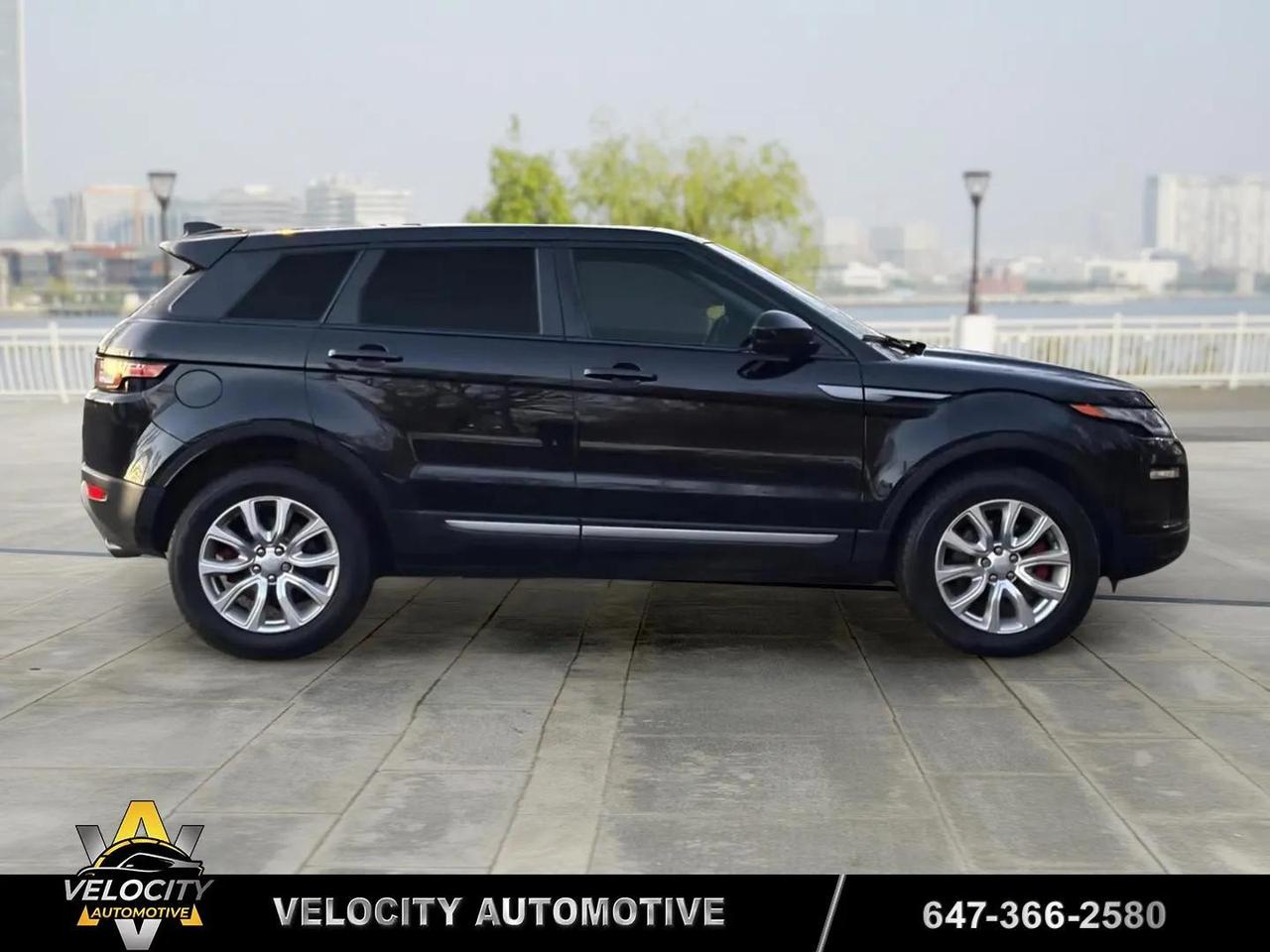 2019 Land Rover Range Rover Evoque SE Photo