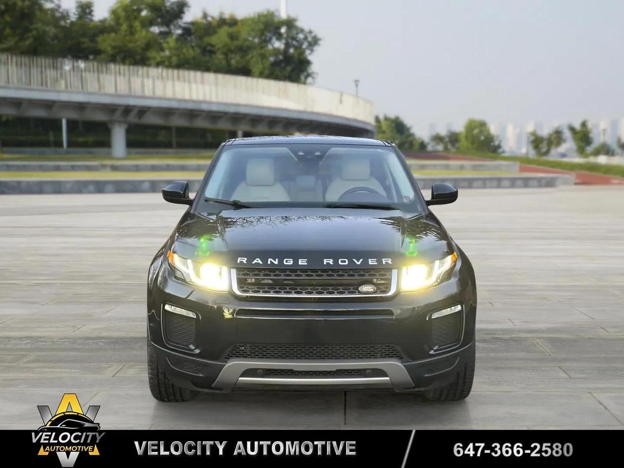 2019 Land Rover Range Rover Evoque SE Photo