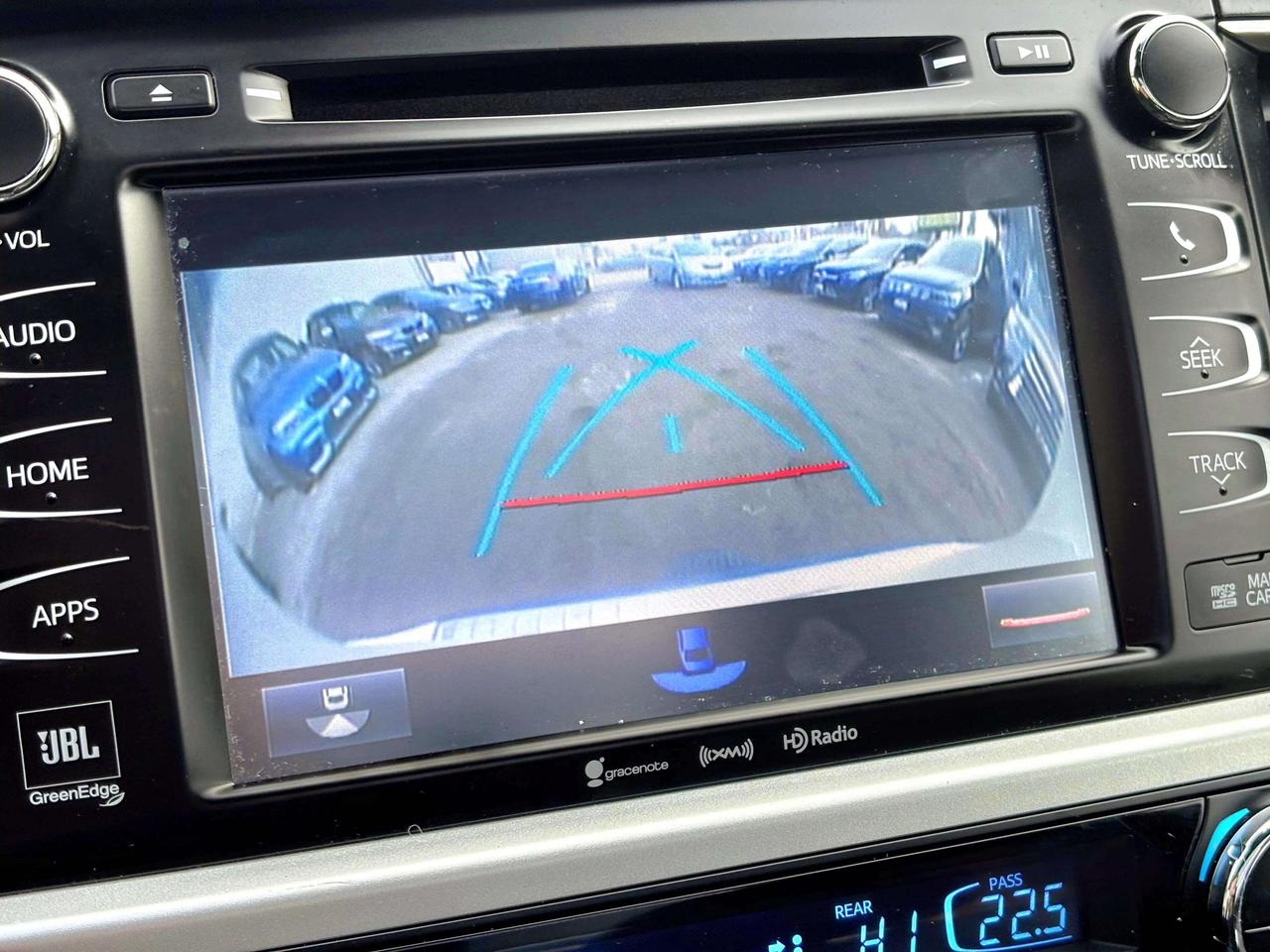 2019 Toyota Highlander Hybrid Limited | No Accidents! Photo