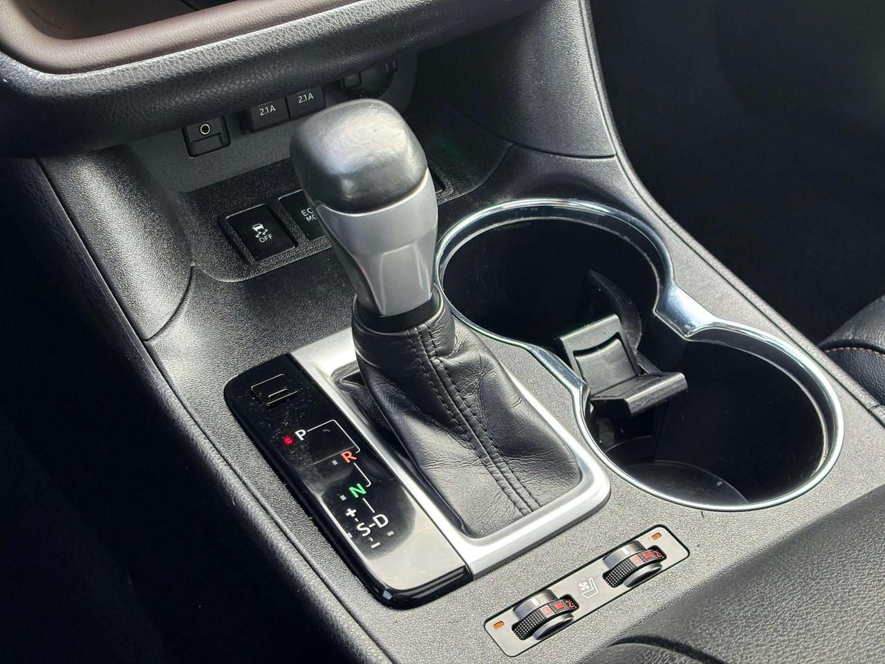 2019 Toyota Highlander Hybrid Limited | No Accidents! Photo