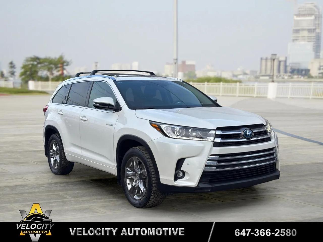 2019 Toyota Highlander Hybrid Limited | No Accidents! Photo