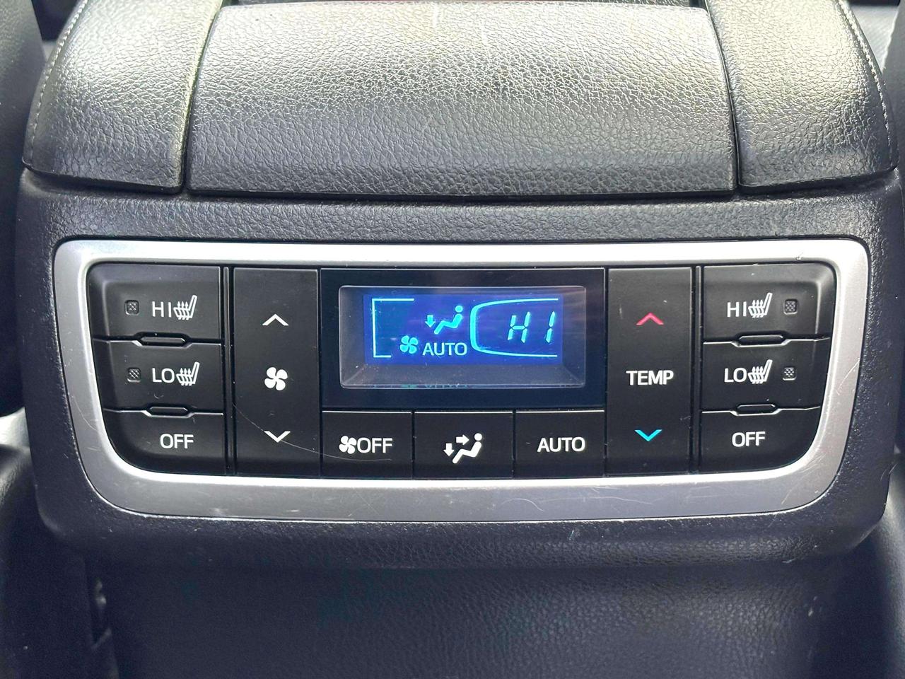 2019 Toyota Highlander Hybrid Limited | No Accidents! Photo