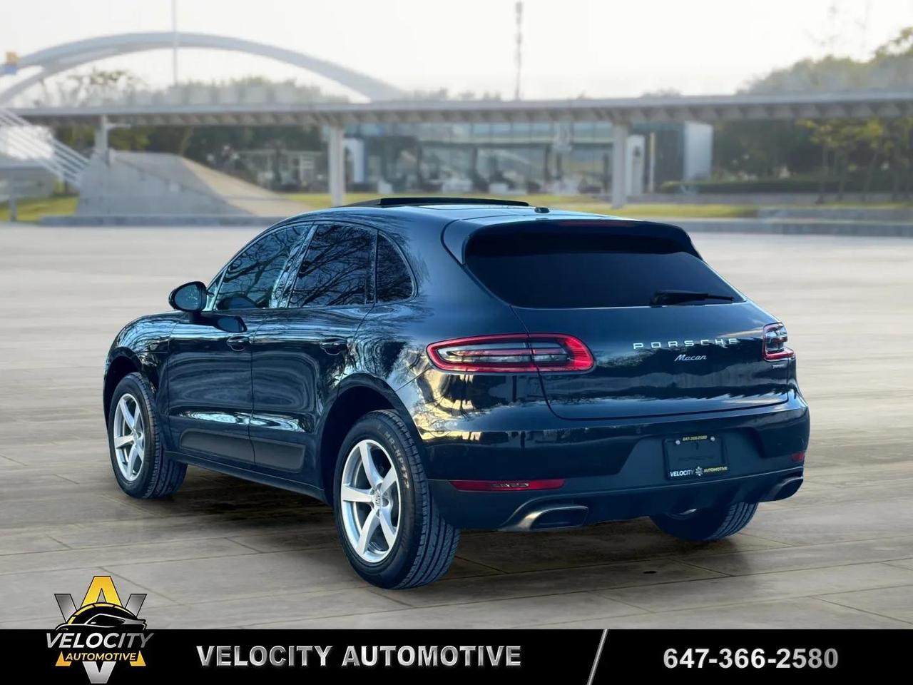 2017 Porsche Macan | No Accidents! Photo3