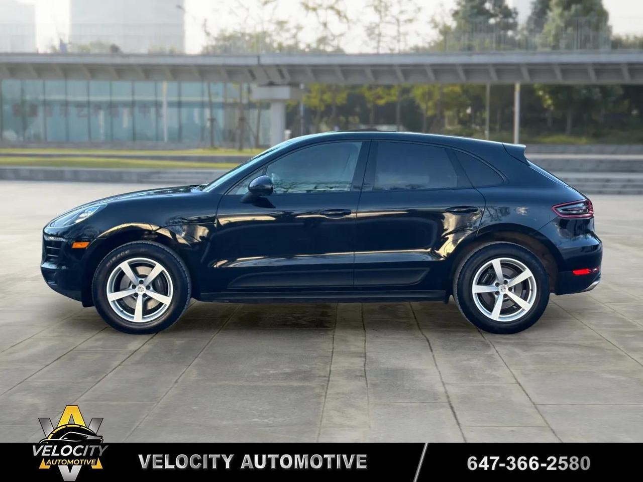 2017 Porsche Macan | No Accidents! Photo2