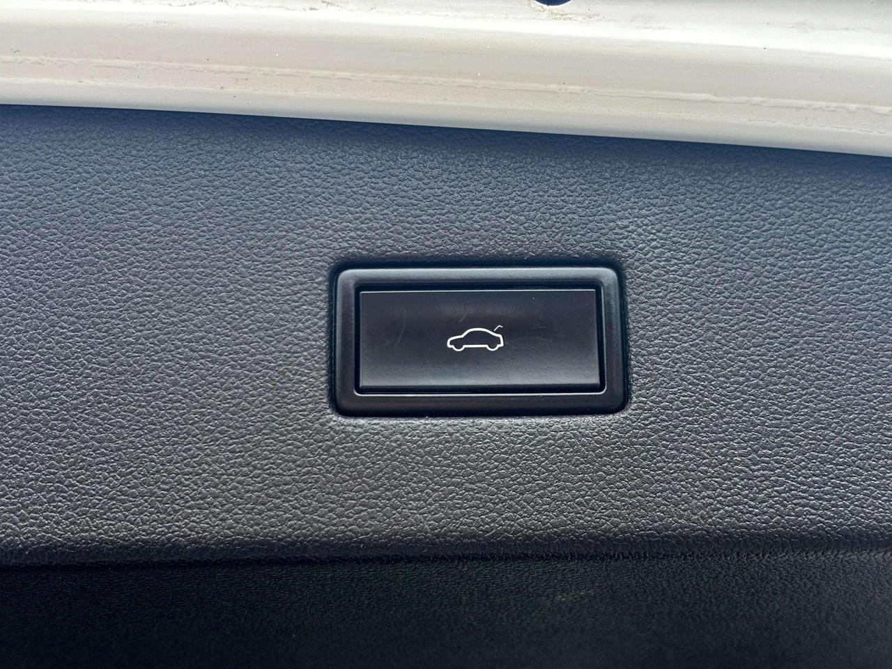 2019 Volkswagen Tiguan Comfortline 7-Passenger | No Accidents! Photo