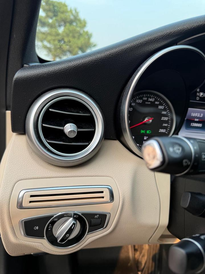 2015 Mercedes-Benz C-Class C300 AMG PACKAGE Photo