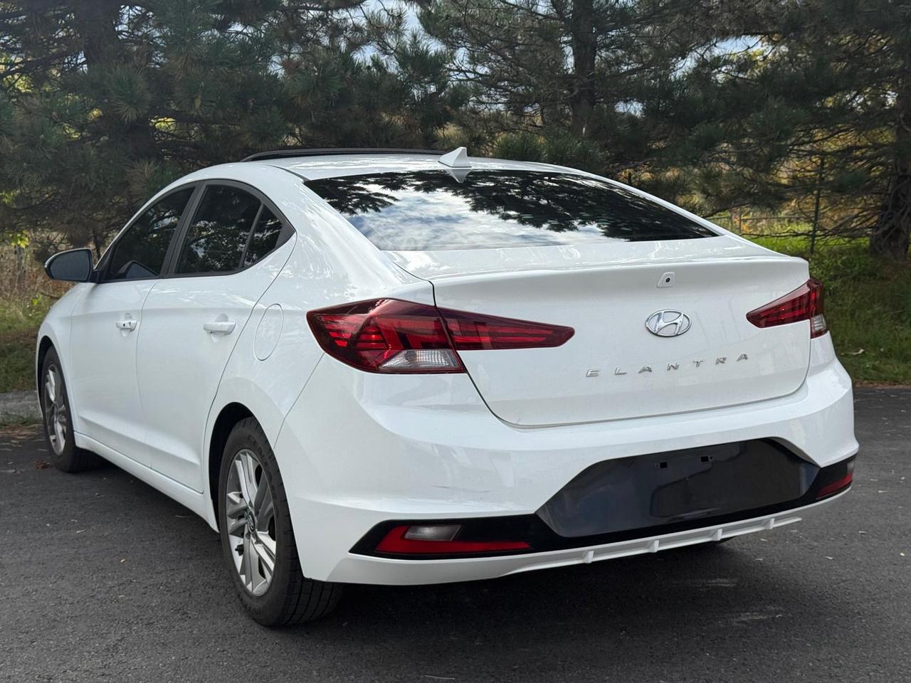 2019 Hyundai Elantra Preferred Sun/Tech Photo