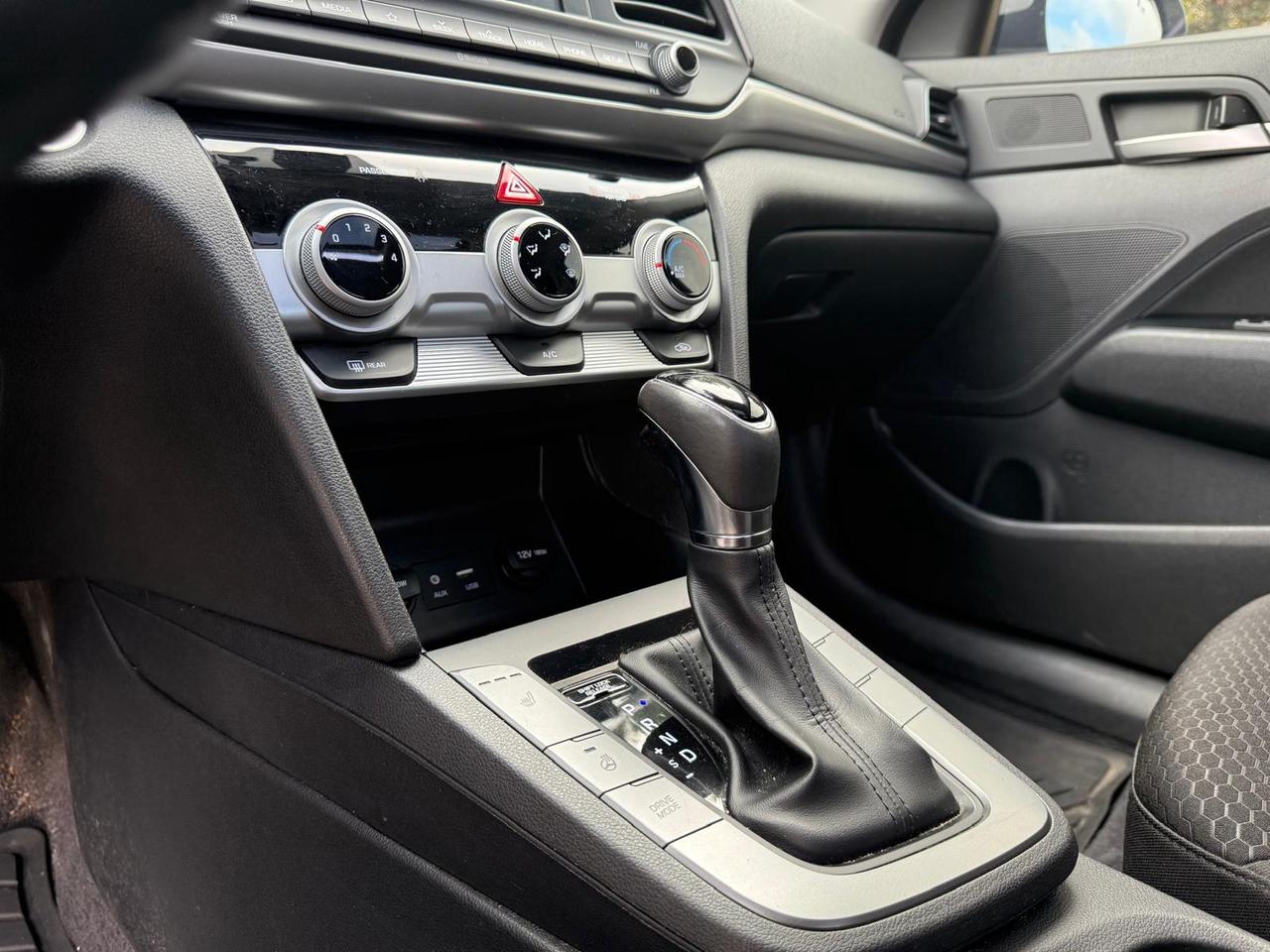 2019 Hyundai Elantra Preferred Sun/Tech Photo