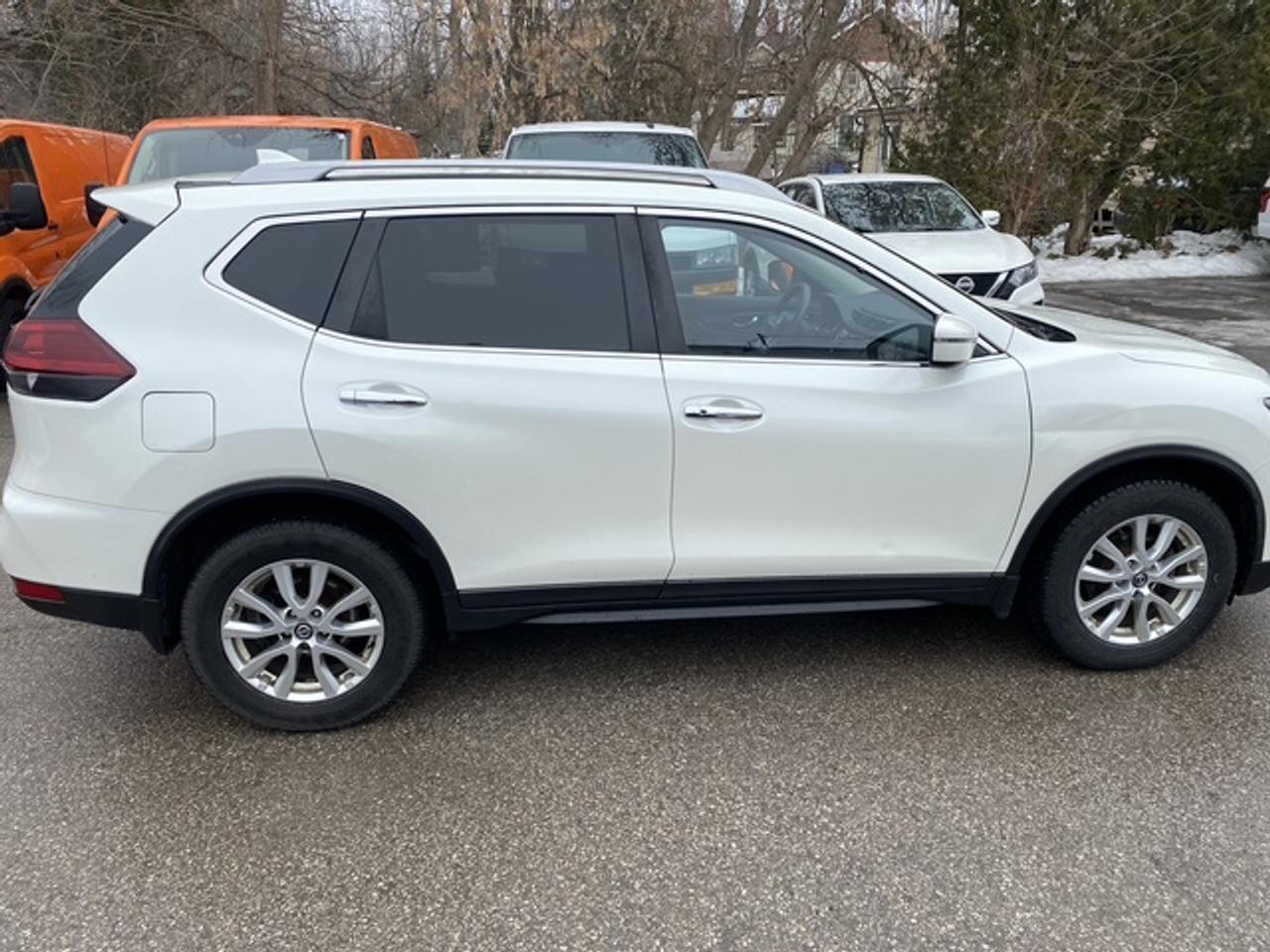 2019 Nissan Rogue Sv FWD Photo3