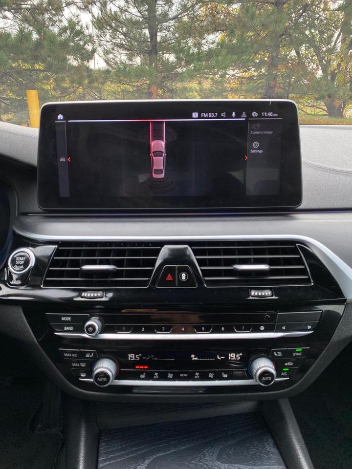 2022 BMW 5-Series 530i xDrive CarPlay Photo