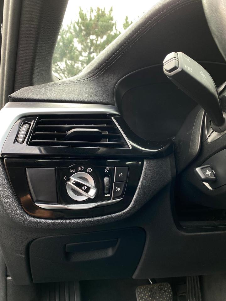 2022 BMW 5-Series 530i xDrive CarPlay Photo