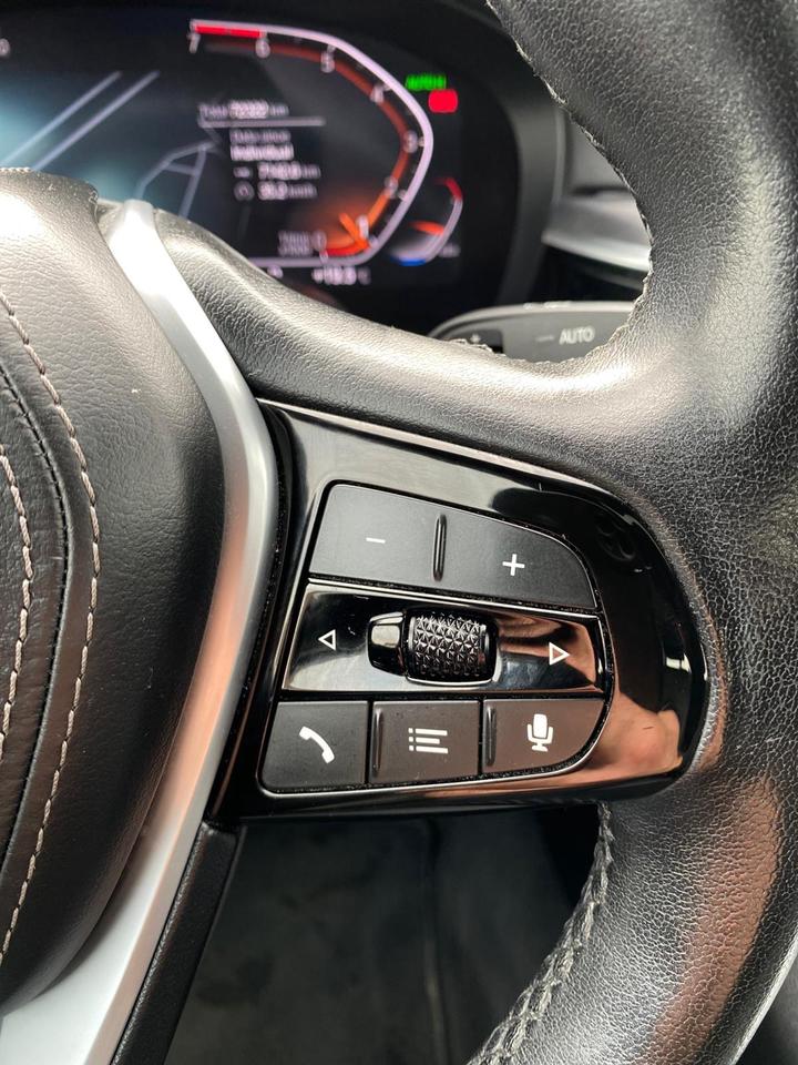 2022 BMW 5-Series 530i xDrive CarPlay Photo