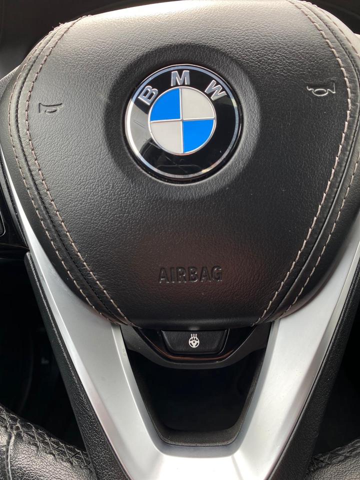 2022 BMW 5-Series 530i xDrive CarPlay Photo
