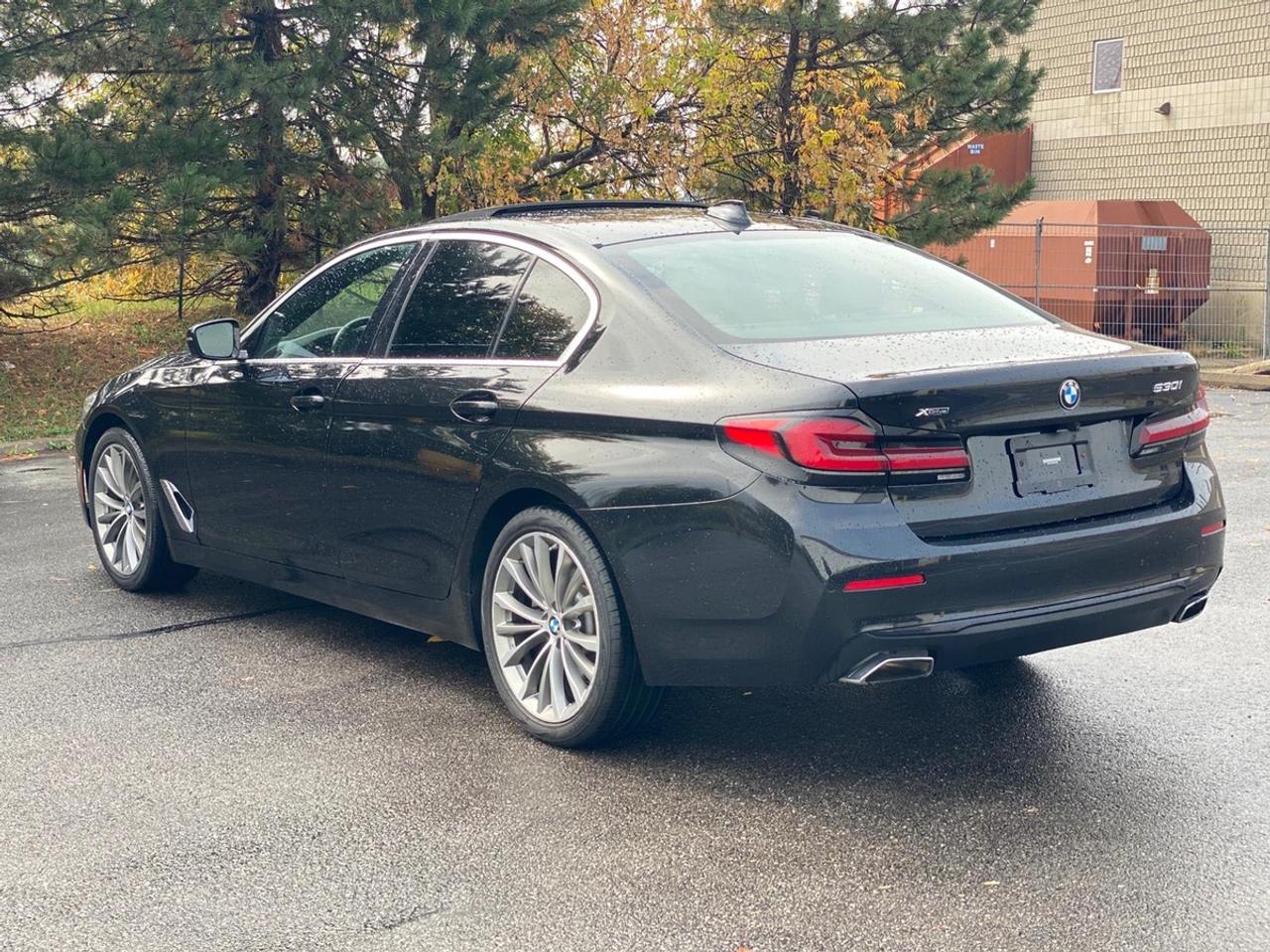 2022 BMW 5-Series 530i xDrive CarPlay Photo3