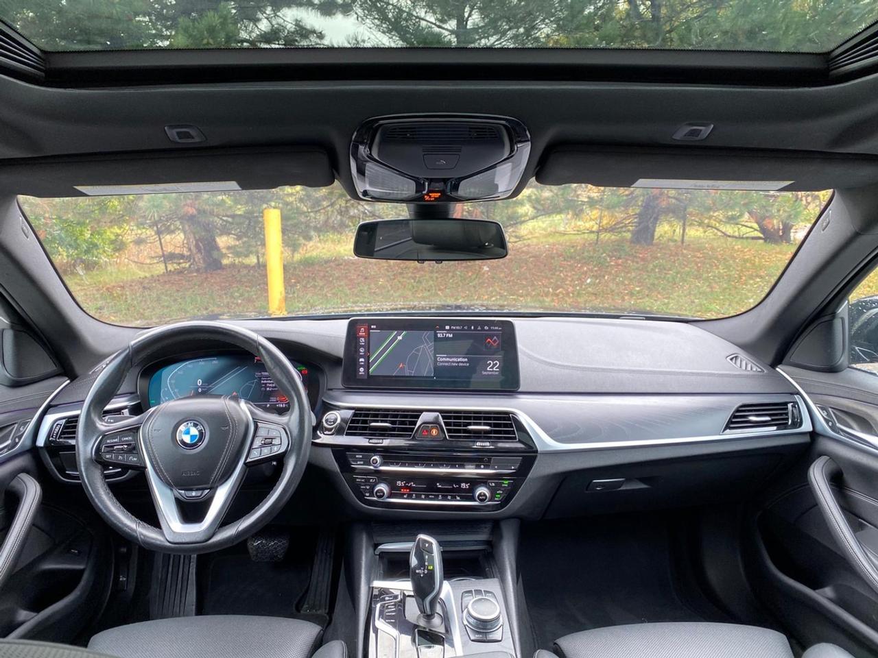 2022 BMW 5-Series 530i xDrive CarPlay Photo