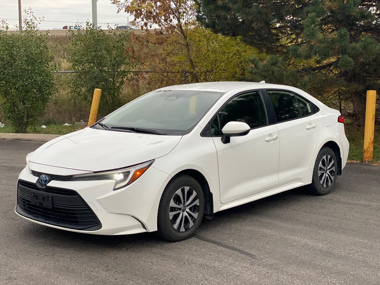 2023 Toyota Corolla LE Hybrid Photo0