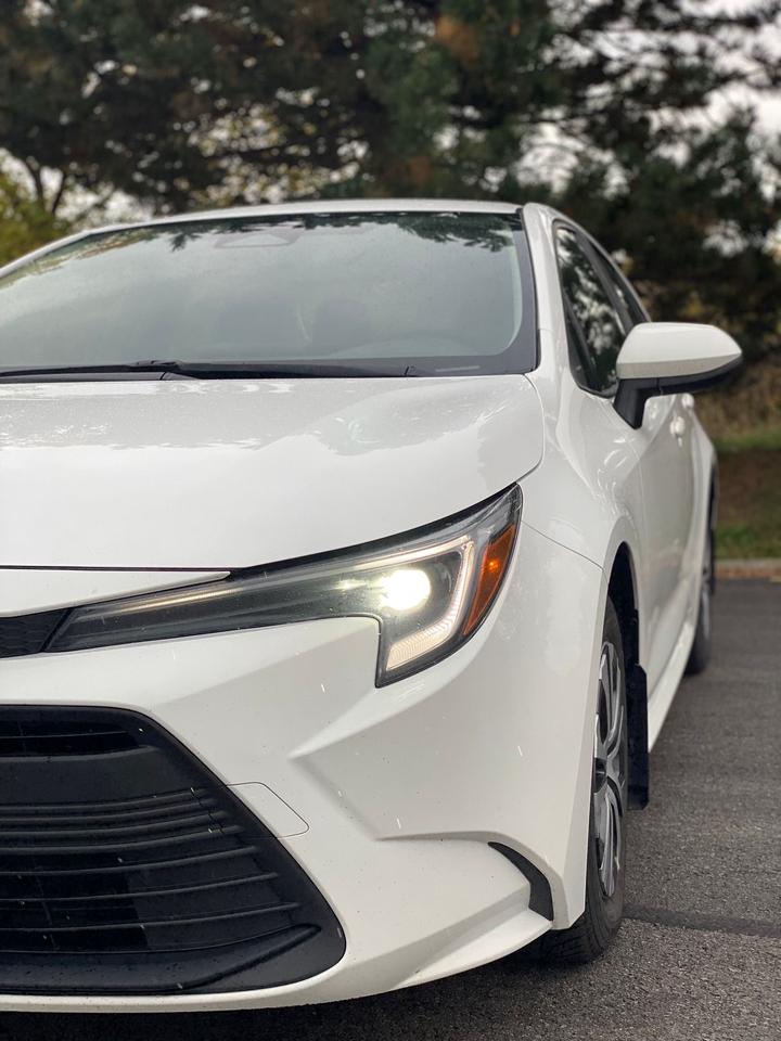 2023 Toyota Corolla LE Hybrid Photo3