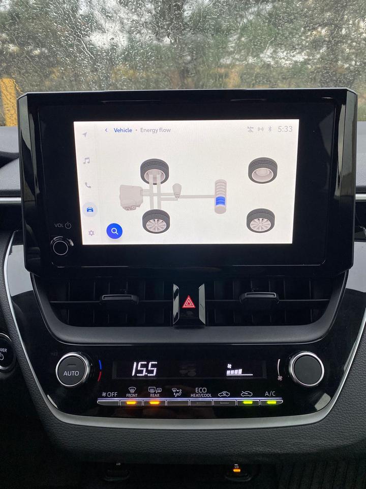 2023 Toyota Corolla LE Hybrid Photo