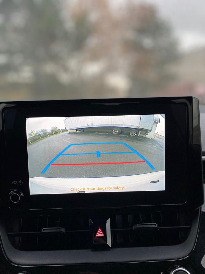 2023 Toyota Corolla LE Hybrid Photo