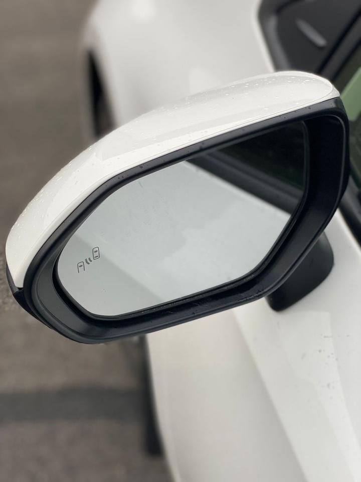 2023 Toyota Corolla LE Hybrid Photo