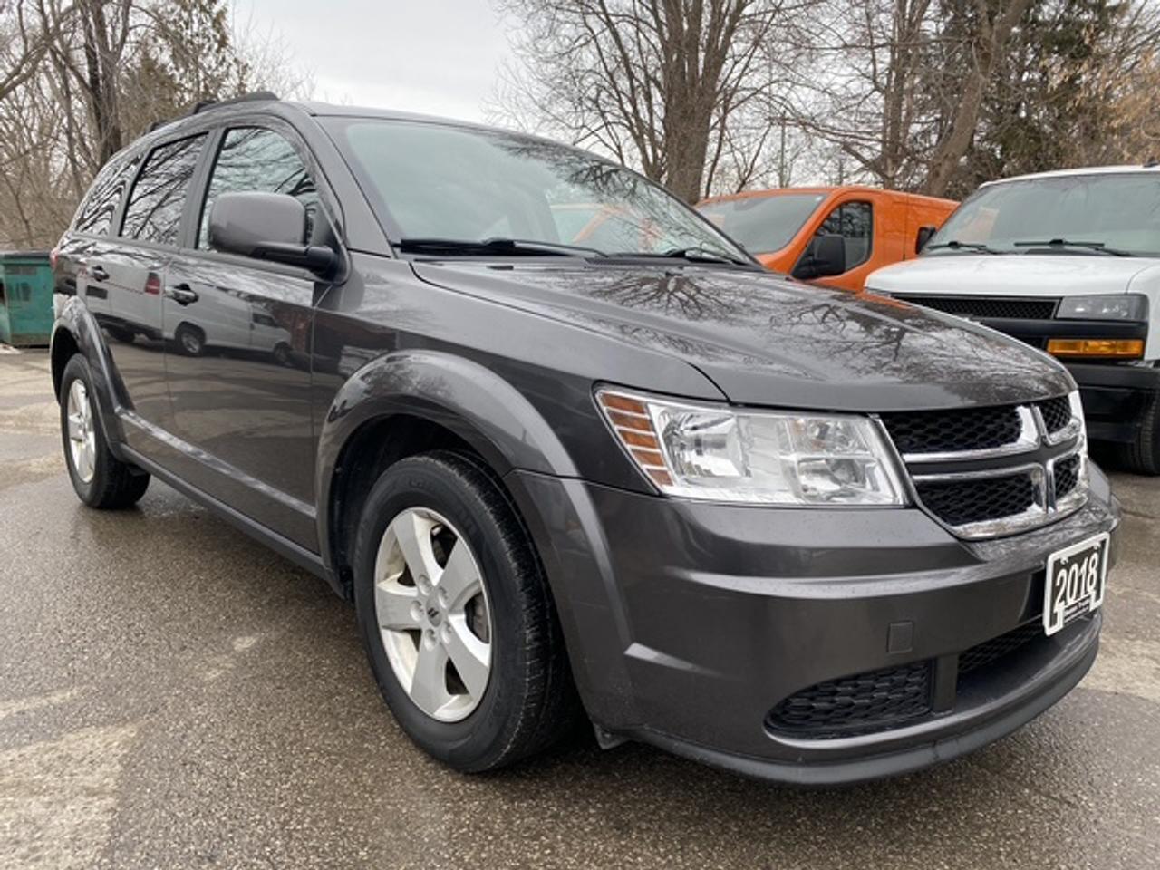 2018 Dodge Journey SE Plus FWD Photo2