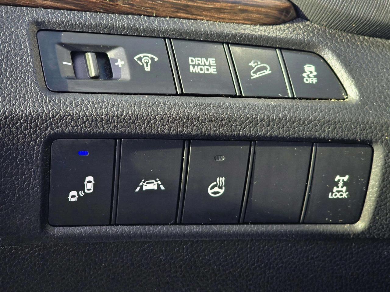 2017 Hyundai Santa Fe Sport AWD 2.0T Ultimate Photo