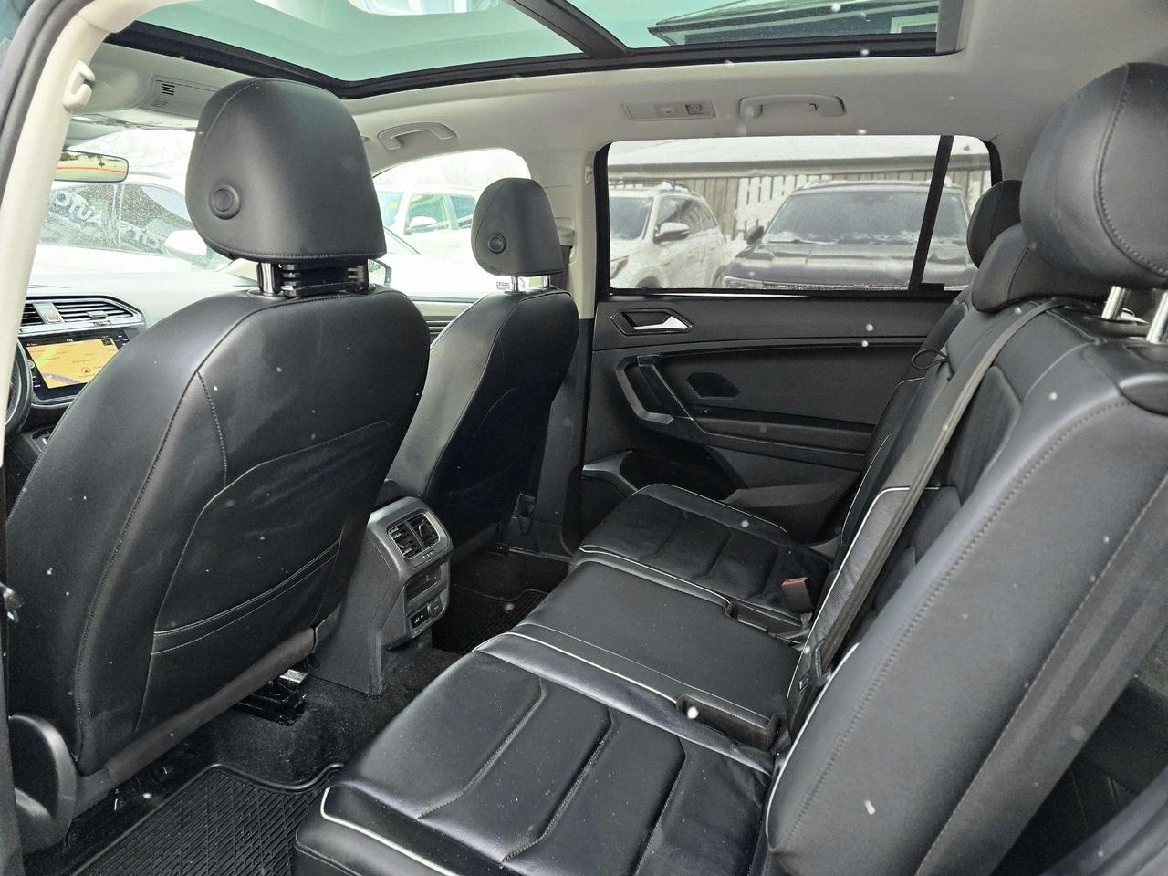 2018 Volkswagen Tiguan Highline 7-Passenger | No Accidents! Photo