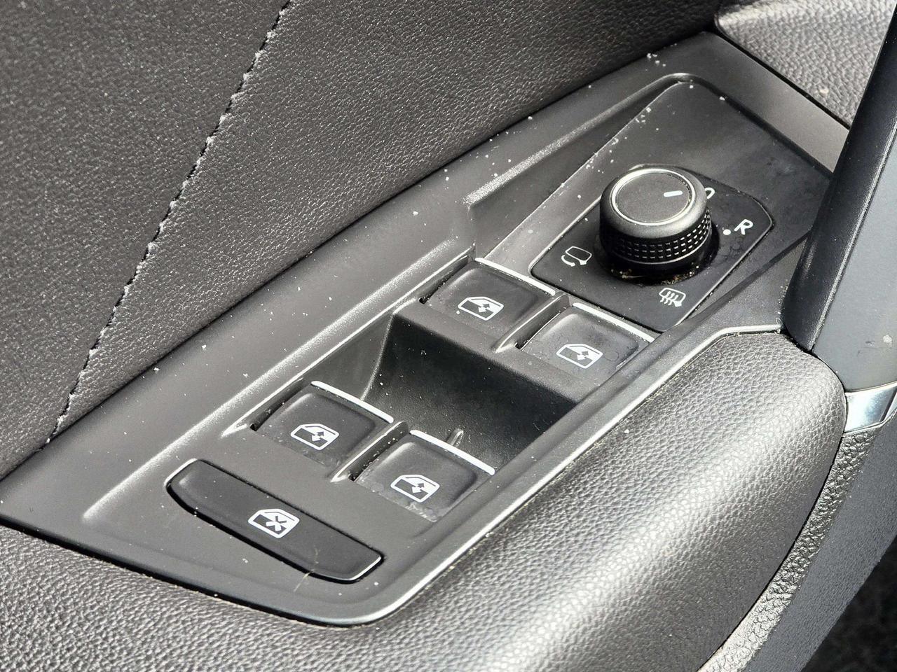 2018 Volkswagen Tiguan Highline 7-Passenger | No Accidents! Photo