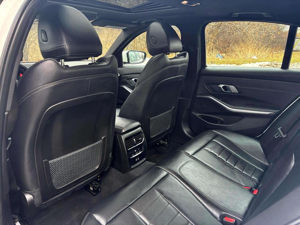 2021 BMW 3-Series 330i xDrive w/M-Sport Pkg | No Accidents! Photo