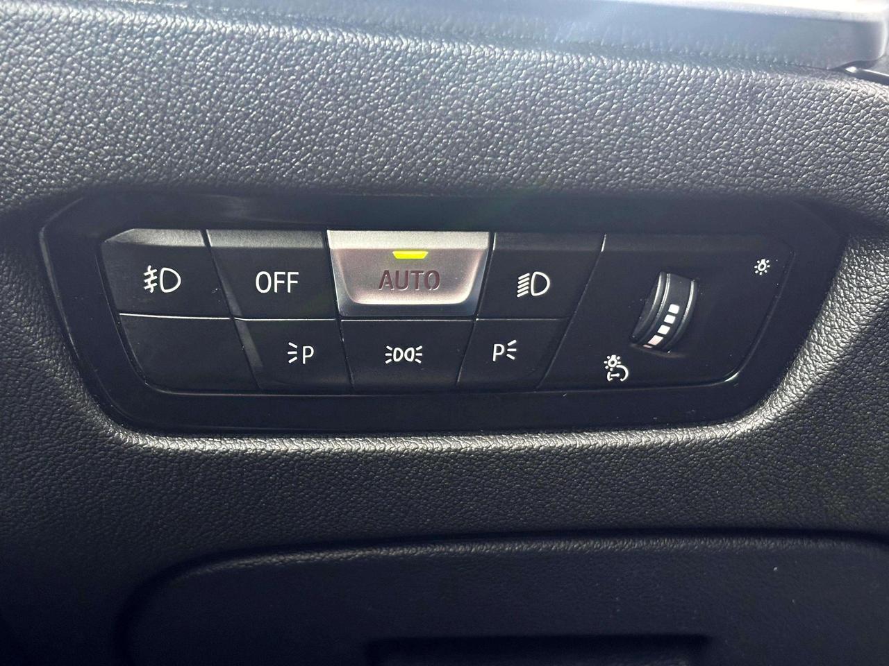 2021 BMW 3-Series 330i xDrive w/M-Sport Pkg | No Accidents! Photo