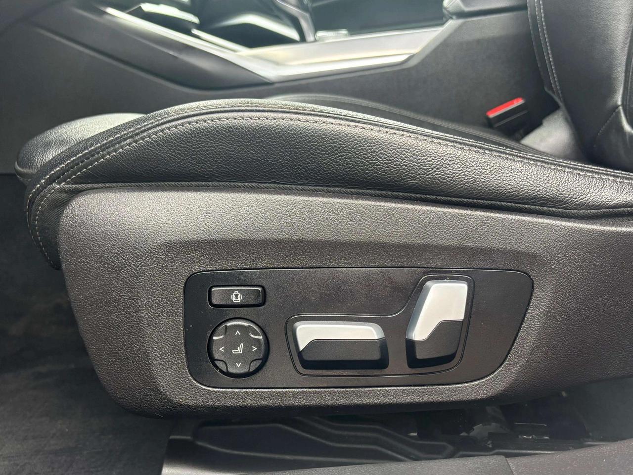 2021 BMW 3-Series 330i xDrive w/M-Sport Pkg | No Accidents! Photo