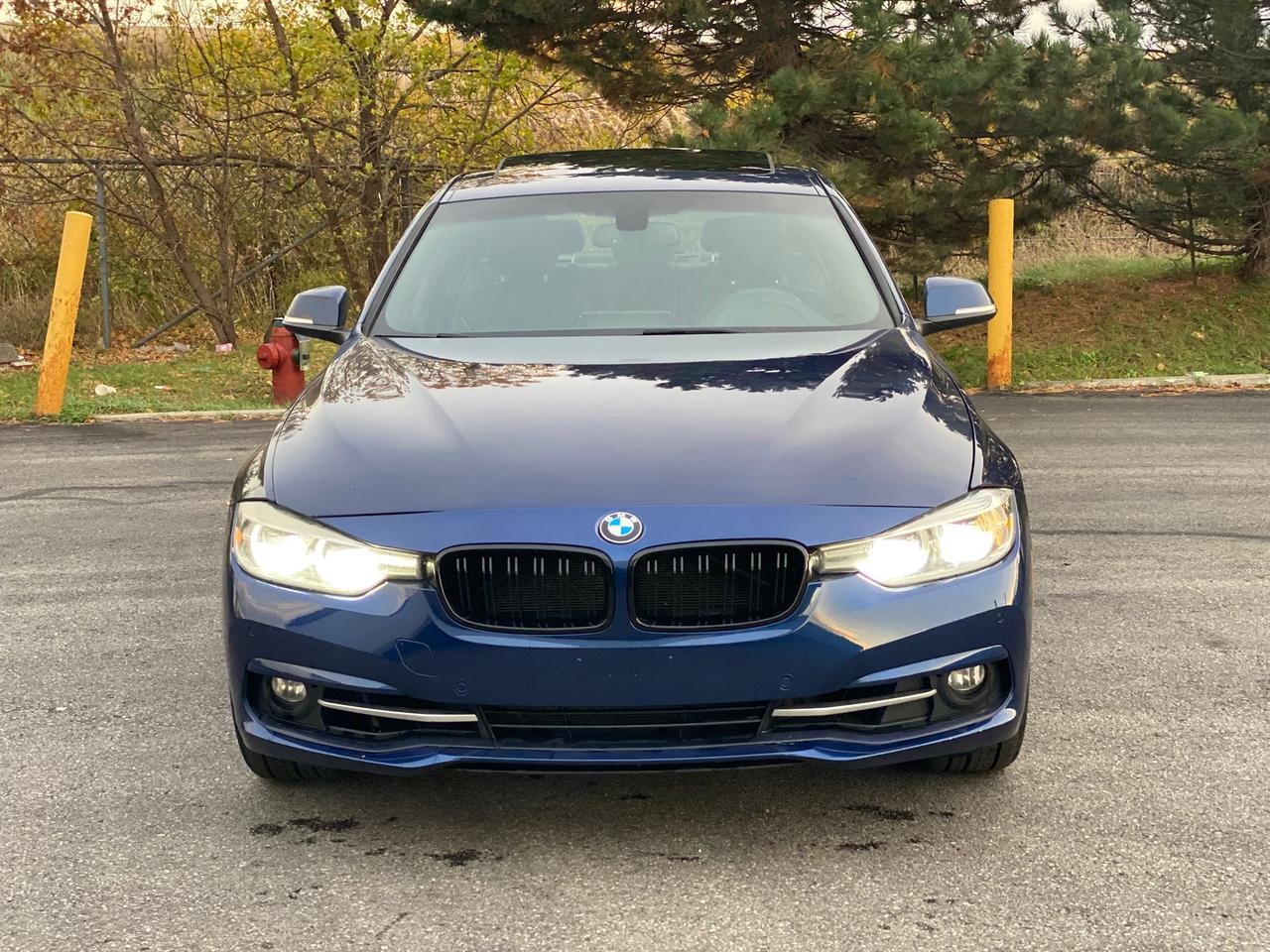 2017 BMW 3-Series 330i xDrive | LEATHER | SUNROOF Photo