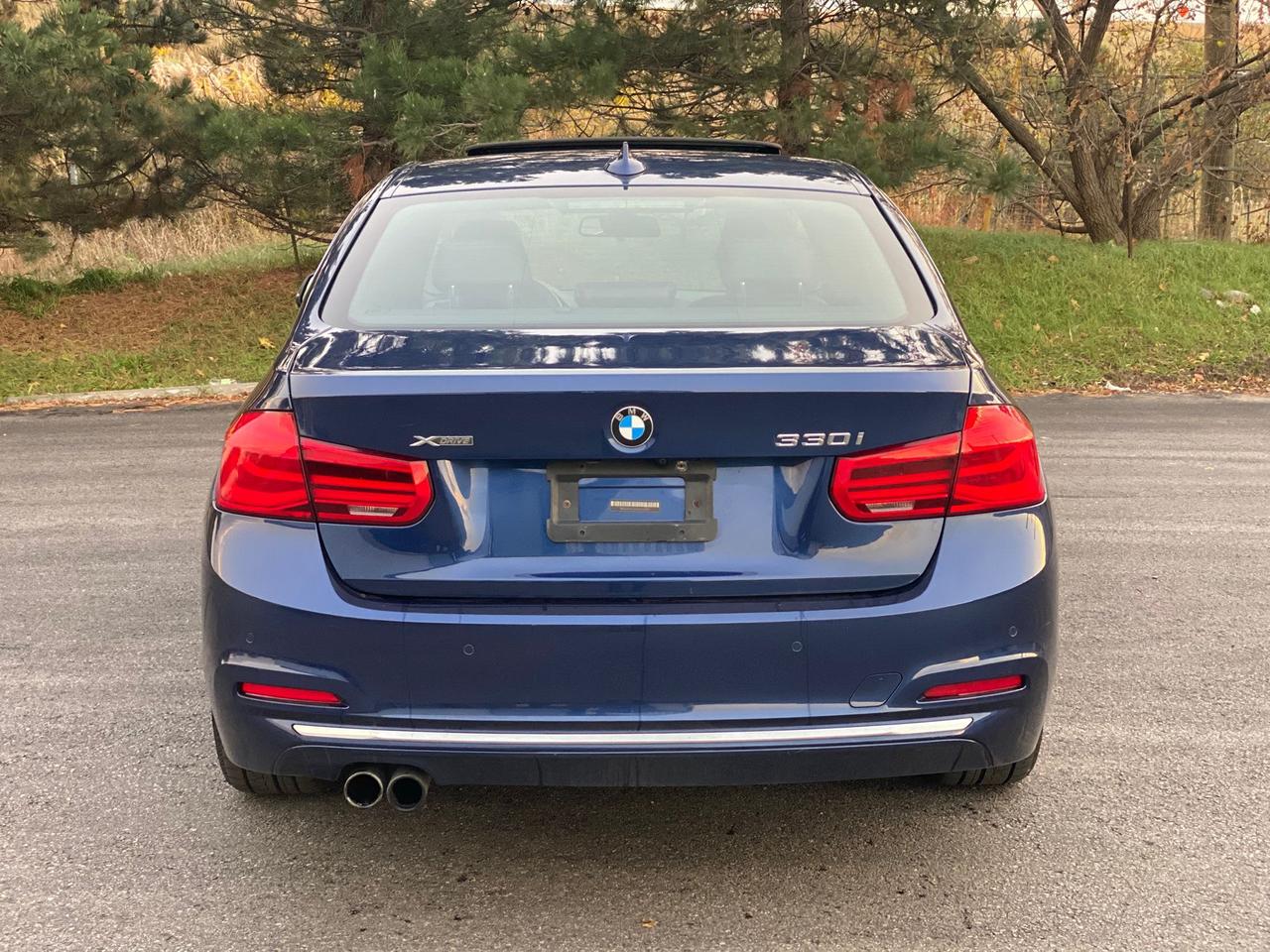 2017 BMW 3-Series 330i xDrive | LEATHER | SUNROOF Photo4