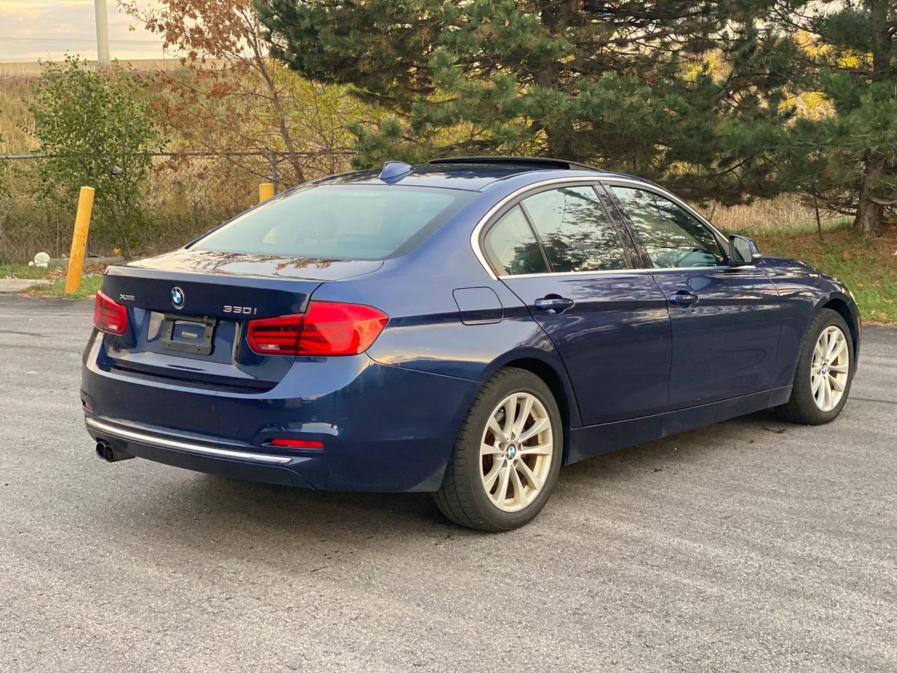 2017 BMW 3-Series 330i xDrive | LEATHER | SUNROOF Photo