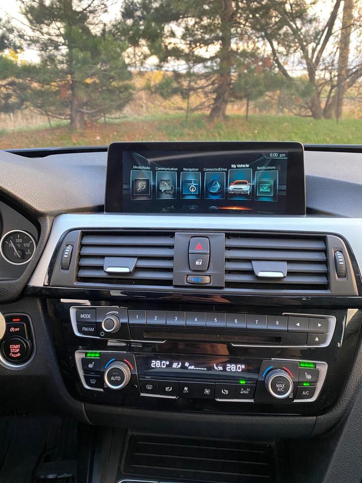 2017 BMW 3-Series 330i xDrive | LEATHER | SUNROOF Photo