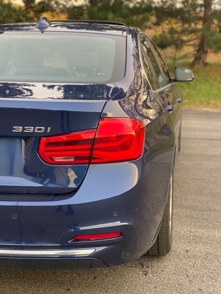 2017 BMW 3-Series 330i xDrive | LEATHER | SUNROOF Photo
