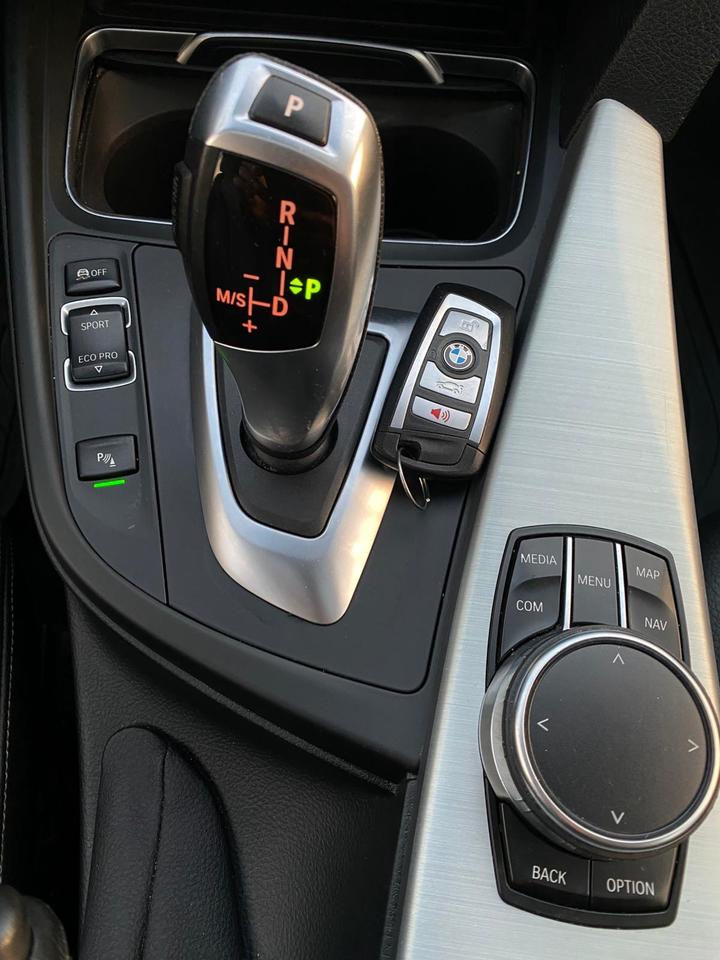 2017 BMW 3-Series 330i xDrive | LEATHER | SUNROOF Photo