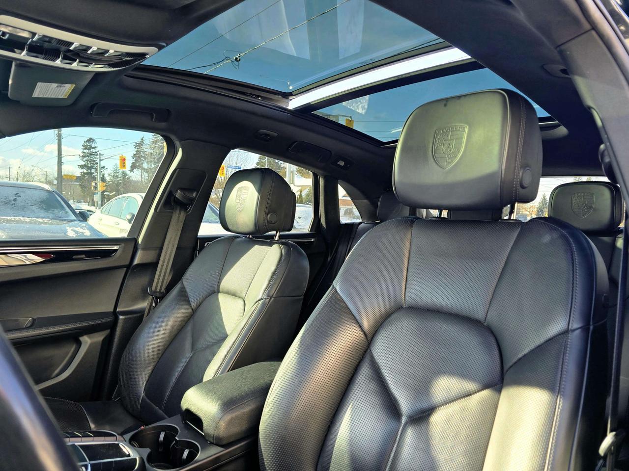 2020 Porsche Macan S w/Premium Plus Pkg Photo