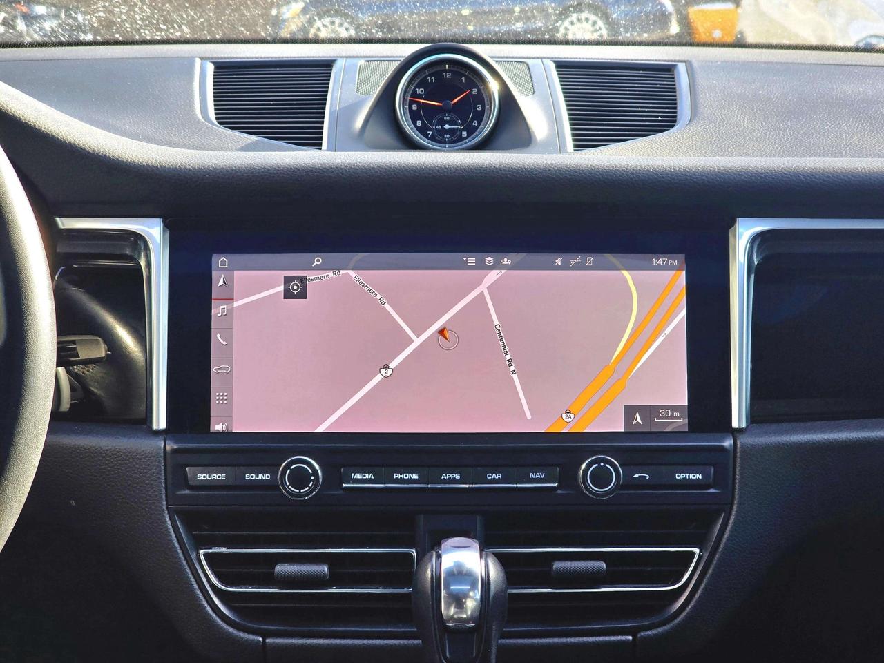 2020 Porsche Macan S w/Premium Plus Pkg Photo