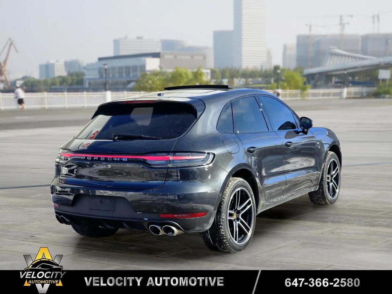 2020 Porsche Macan S w/Premium Plus Pkg Photo